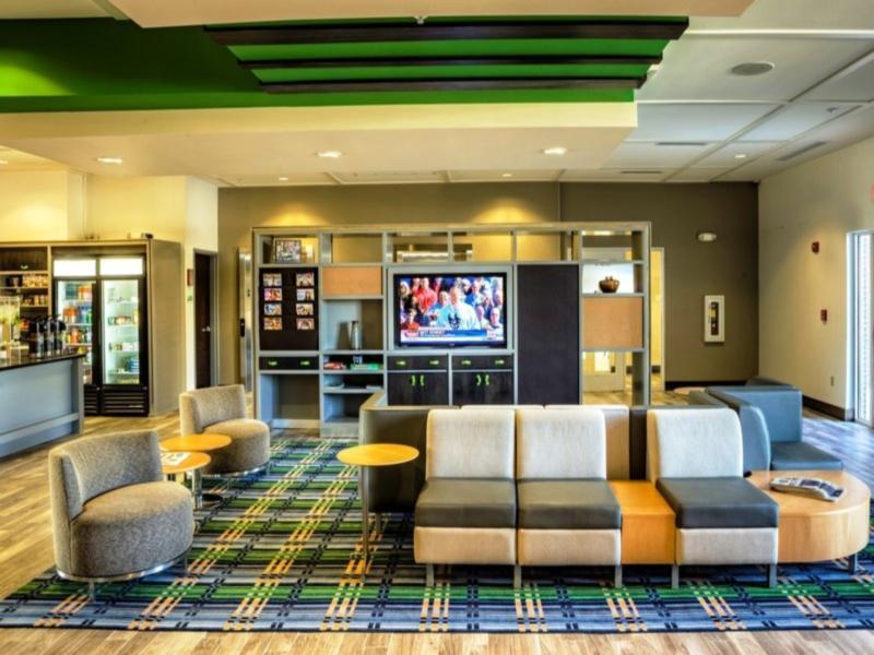 Holiday Inn Express Richmond By Ihg Екстериор снимка