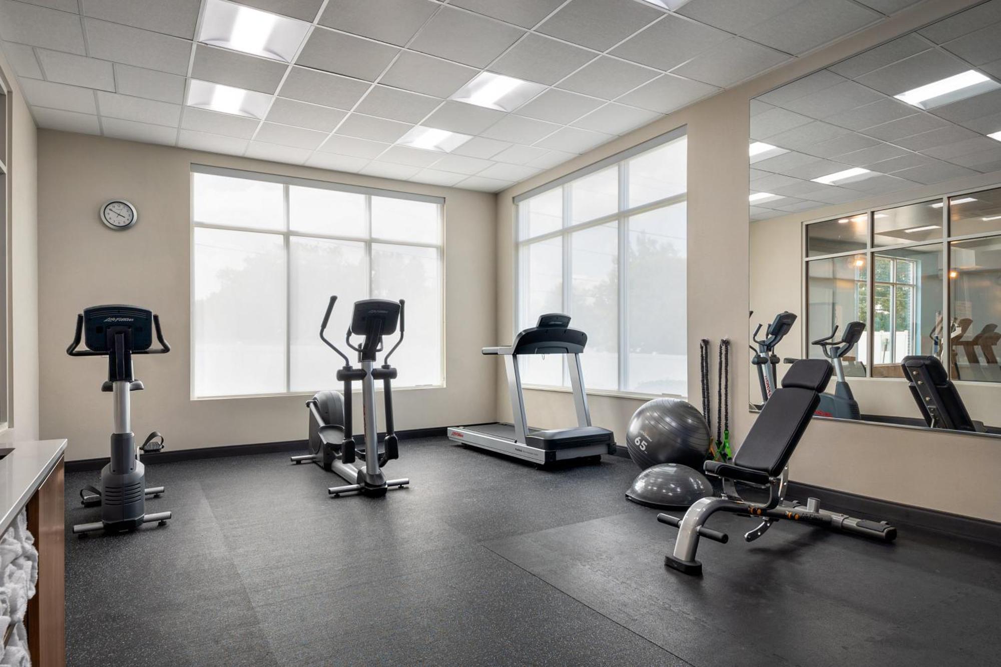 Holiday Inn Express Richmond By Ihg Екстериор снимка