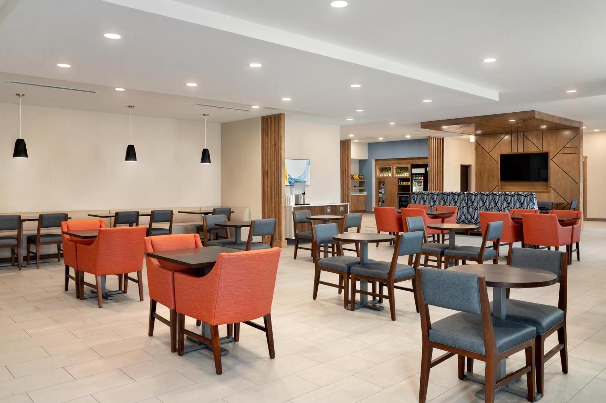 Holiday Inn Express Richmond By Ihg Екстериор снимка