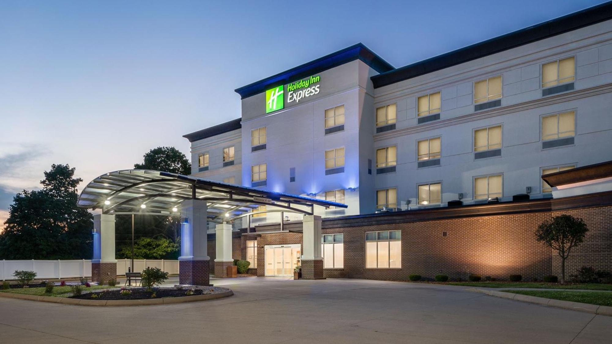 Holiday Inn Express Richmond By Ihg Екстериор снимка