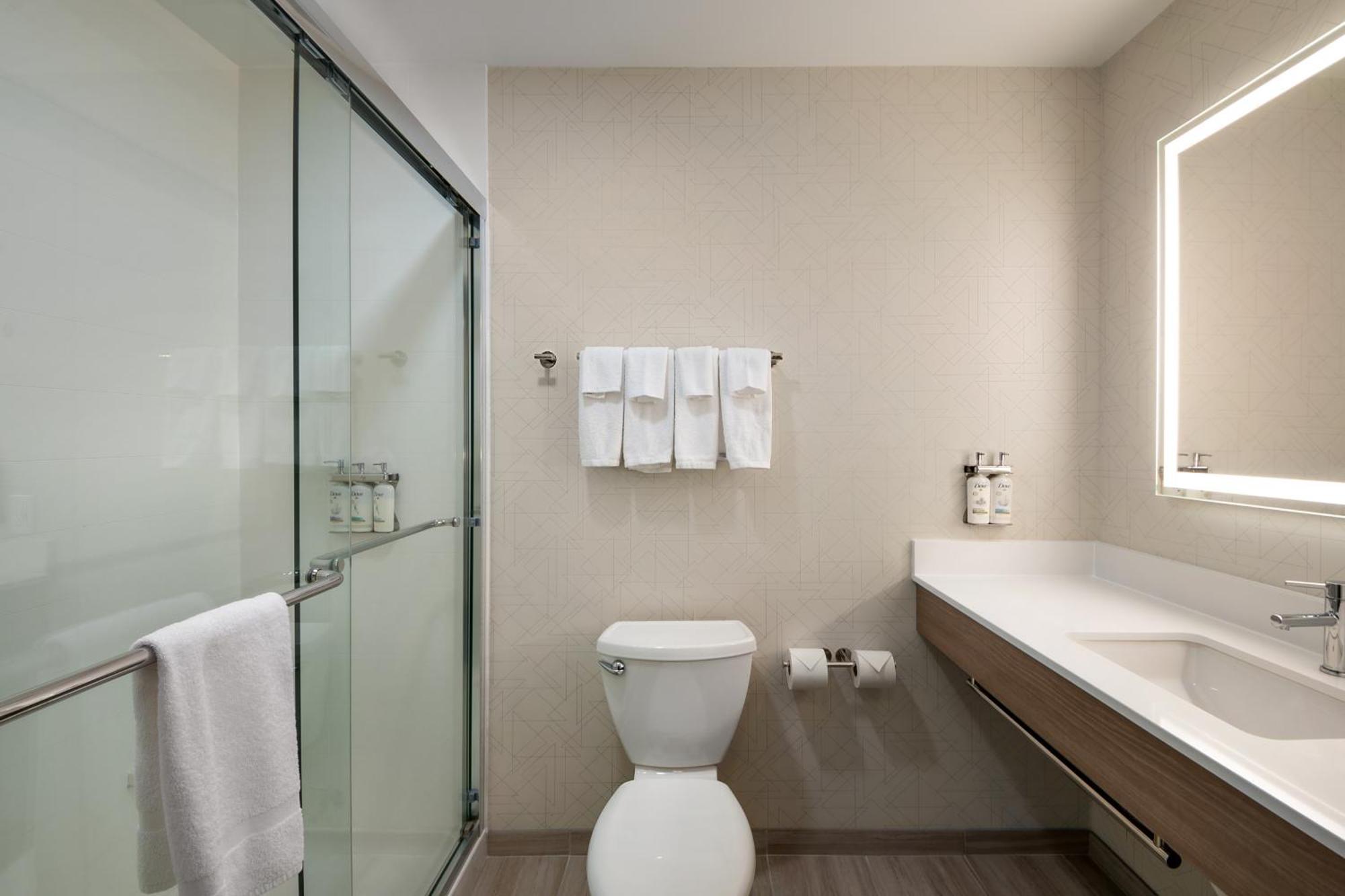 Holiday Inn Express Richmond By Ihg Екстериор снимка