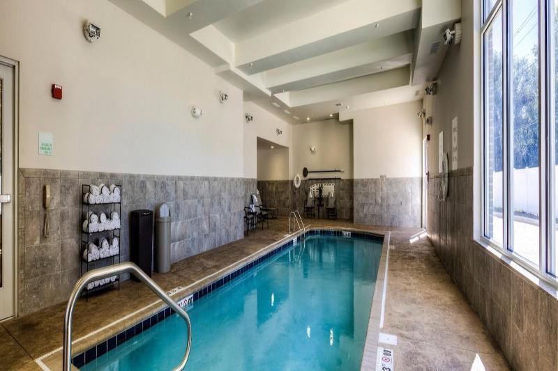 Holiday Inn Express Richmond By Ihg Екстериор снимка