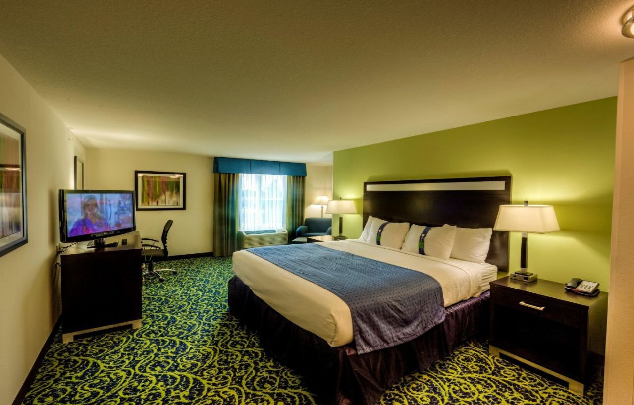 Holiday Inn Express Richmond By Ihg Екстериор снимка