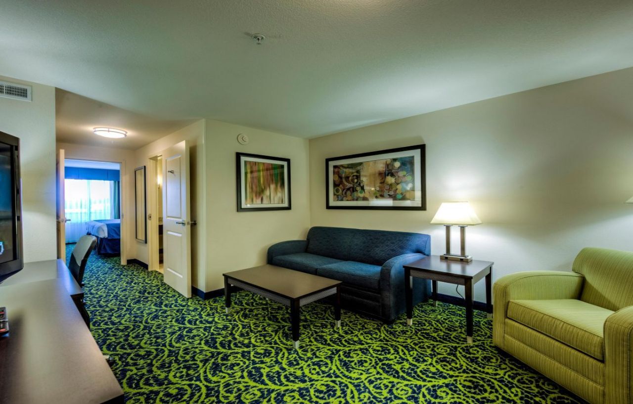 Holiday Inn Express Richmond By Ihg Екстериор снимка